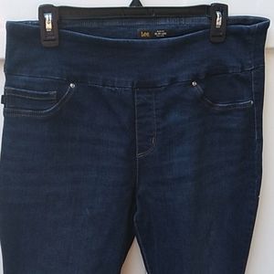Lee pull on sculpting jeans